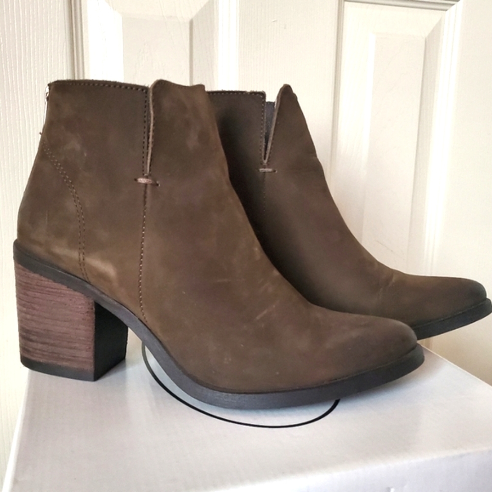 Steve Madden Pointed Toe Boots